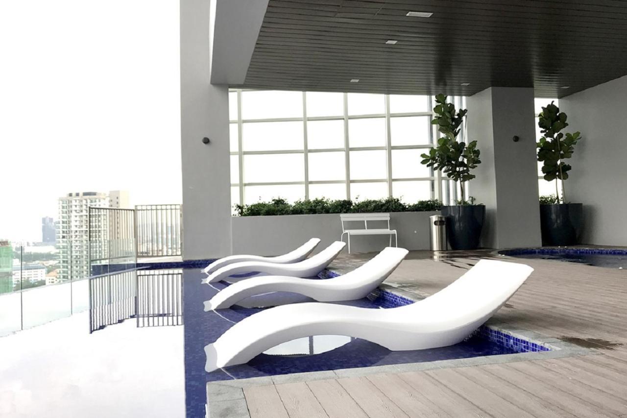 The Azure Residences 3A Paradigm Mall Pj 83A By Warm Home Petaling Jaya Exterior photo